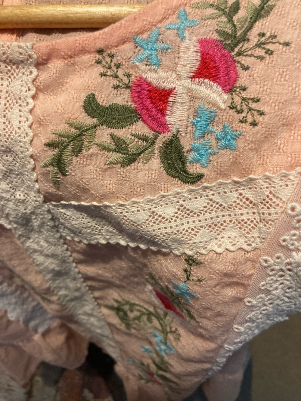 entro Peach Embroidered Lace-Trim Peplum Tunic - Picture 3 of 12